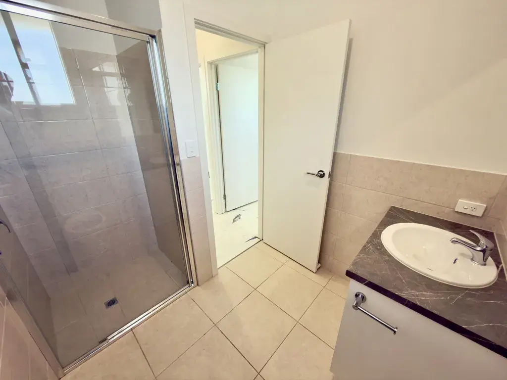 9 Gilles Crescent, Hillcrest, SA 5086 bathroom 2