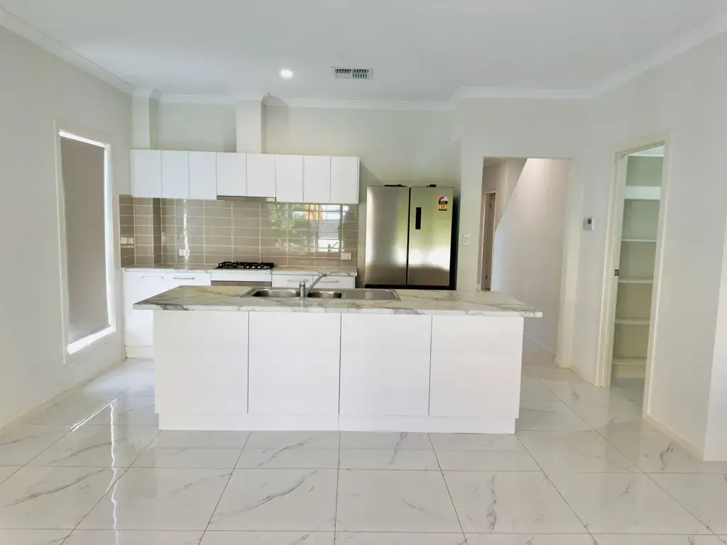 9 Gilles Crescent, Hillcrest, SA 5086 kitchen 3