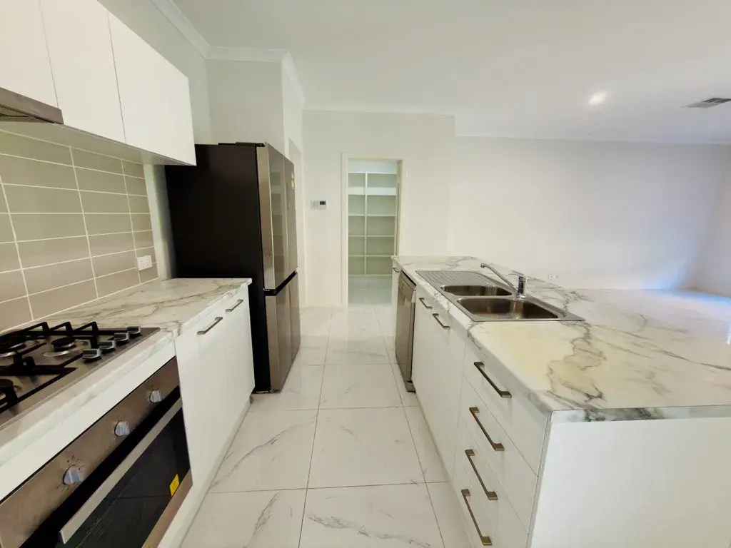 9 Gilles Crescent, Hillcrest, SA 5086 kitchen 4
