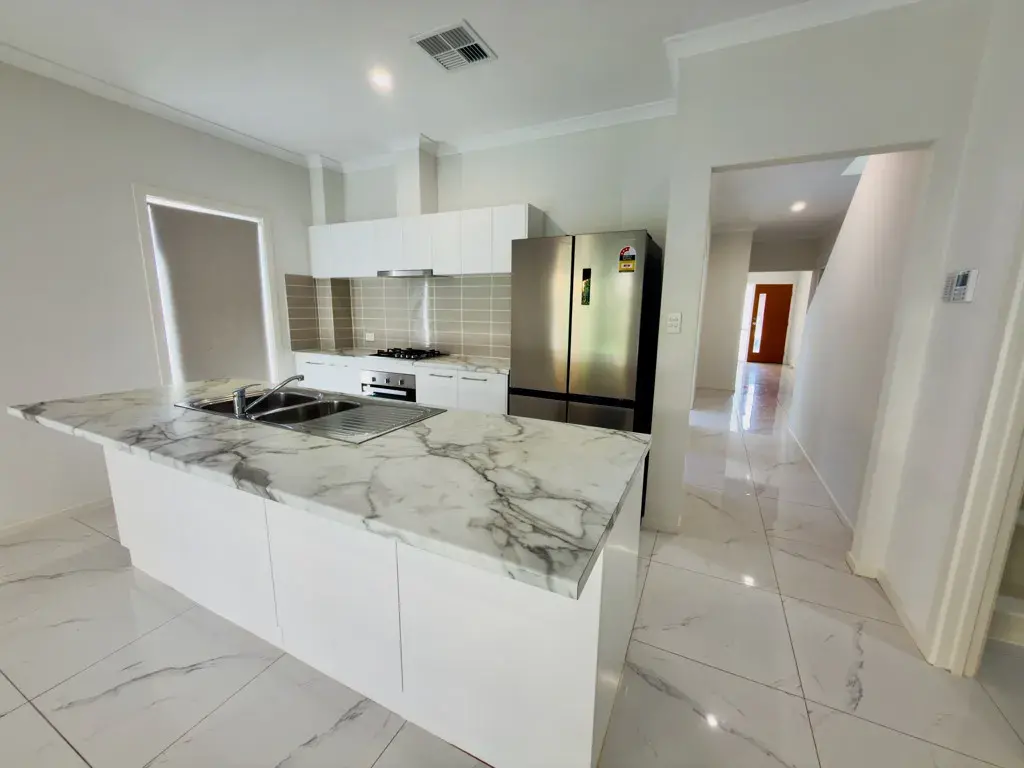 9 Gilles Crescent, Hillcrest, SA 5086 kitchen