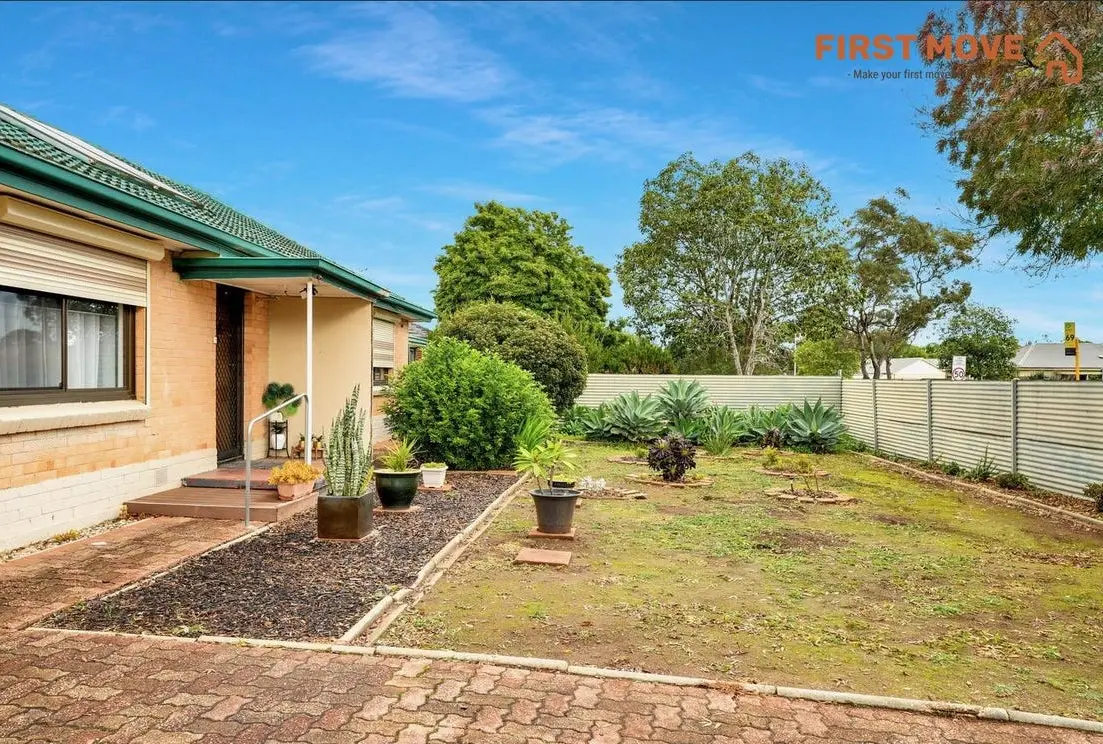 132 Woodford Road, Elizabeth North, SA 5113 lawn