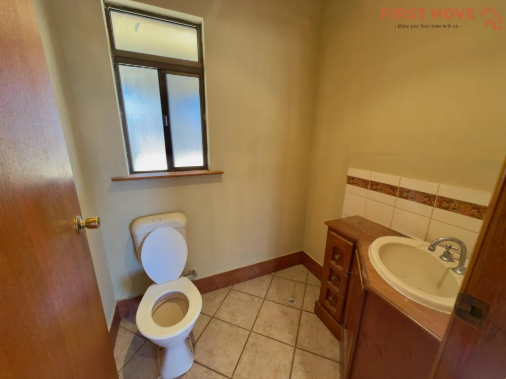 286 Buckland Park Road, Two Wells 5501 basin toilet