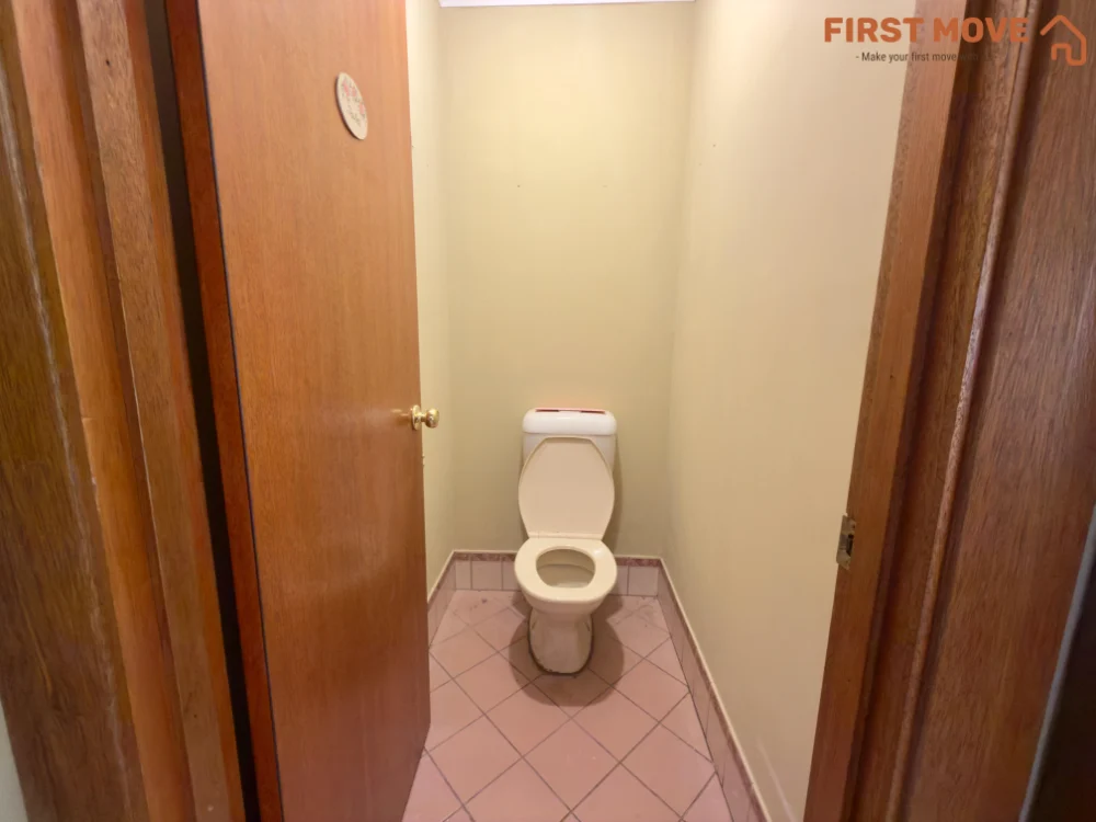 286 Buckland Park Road, Two Wells 5501 toilet