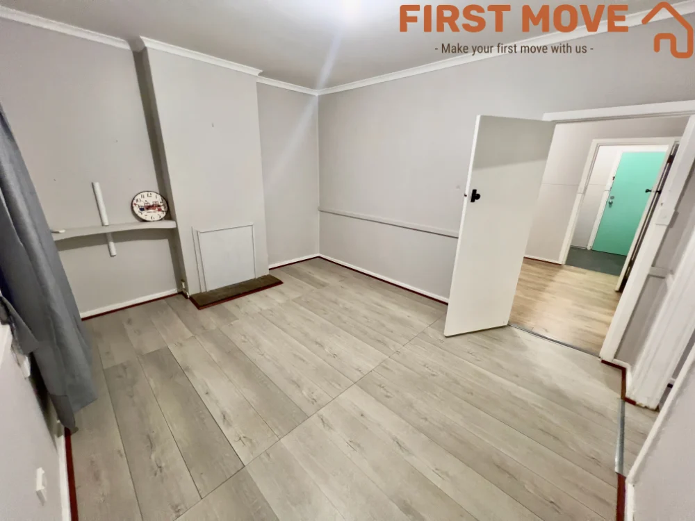4 Preston Street, Blair Athol 5084 room